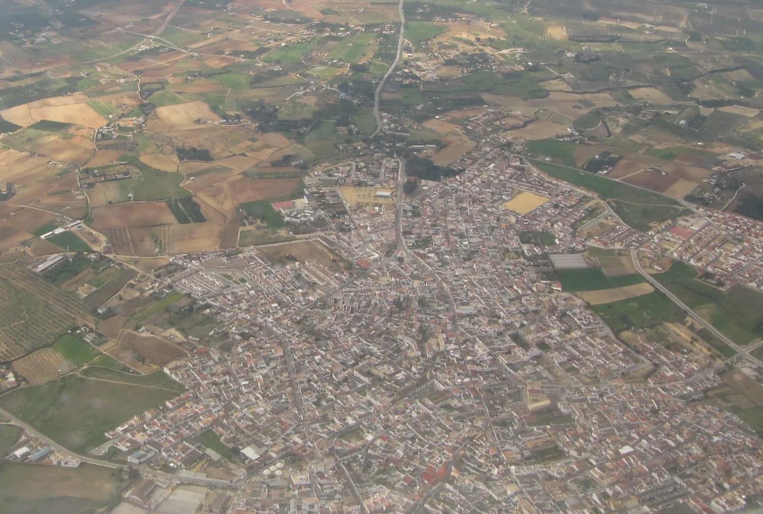 Vista aérea del municipio en Olivares