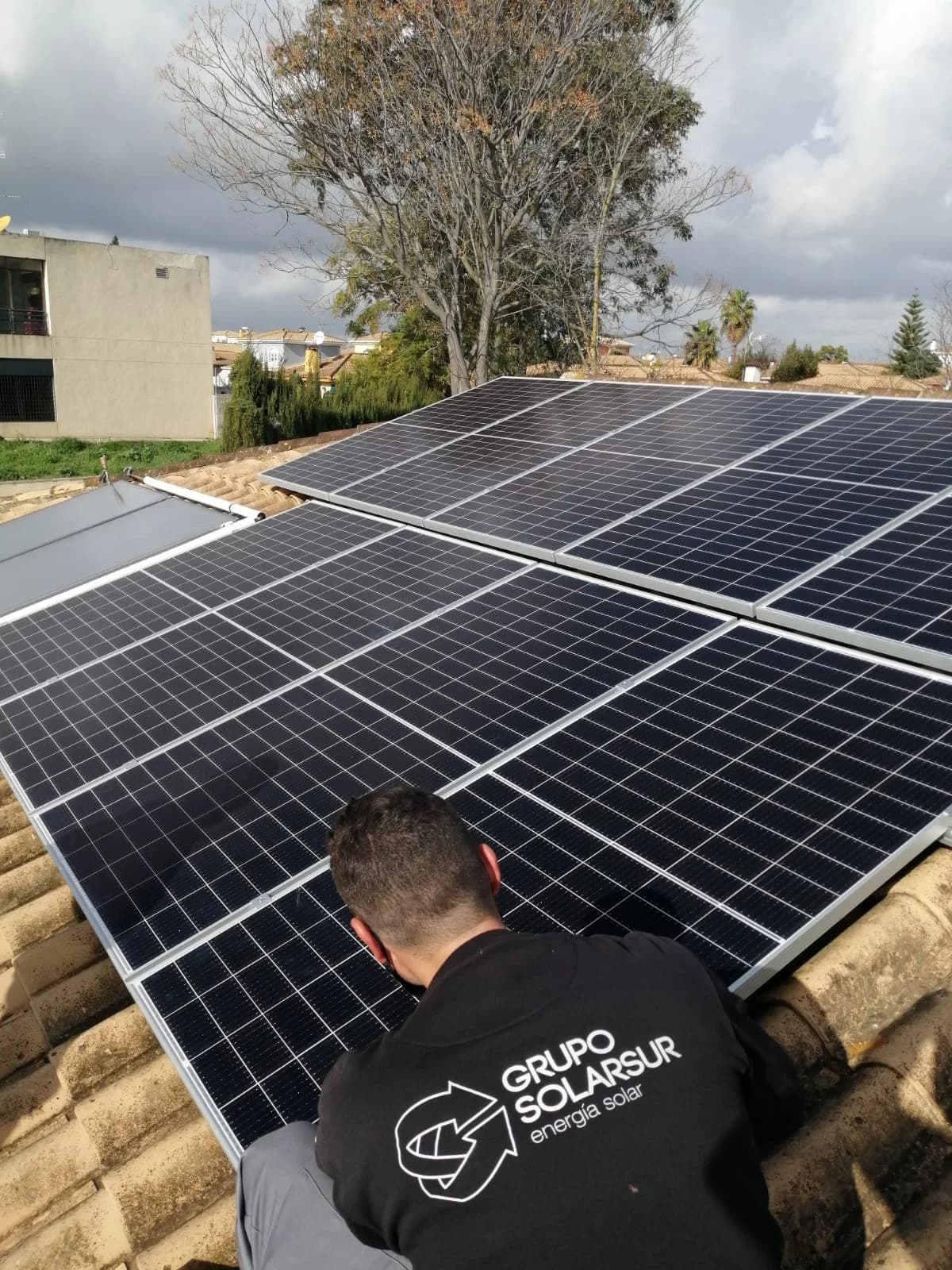 Instalación fotovoltaica coplanar en Sevilla