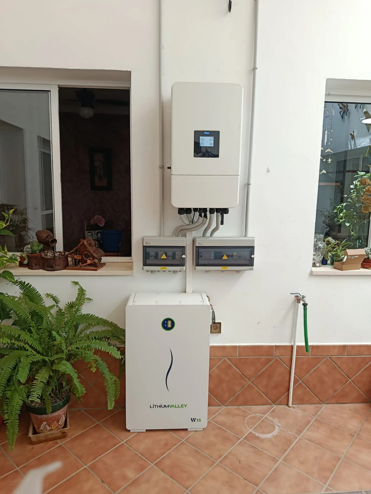 Instalación fotovoltaica trifásica con batería en Osuna Sevilla