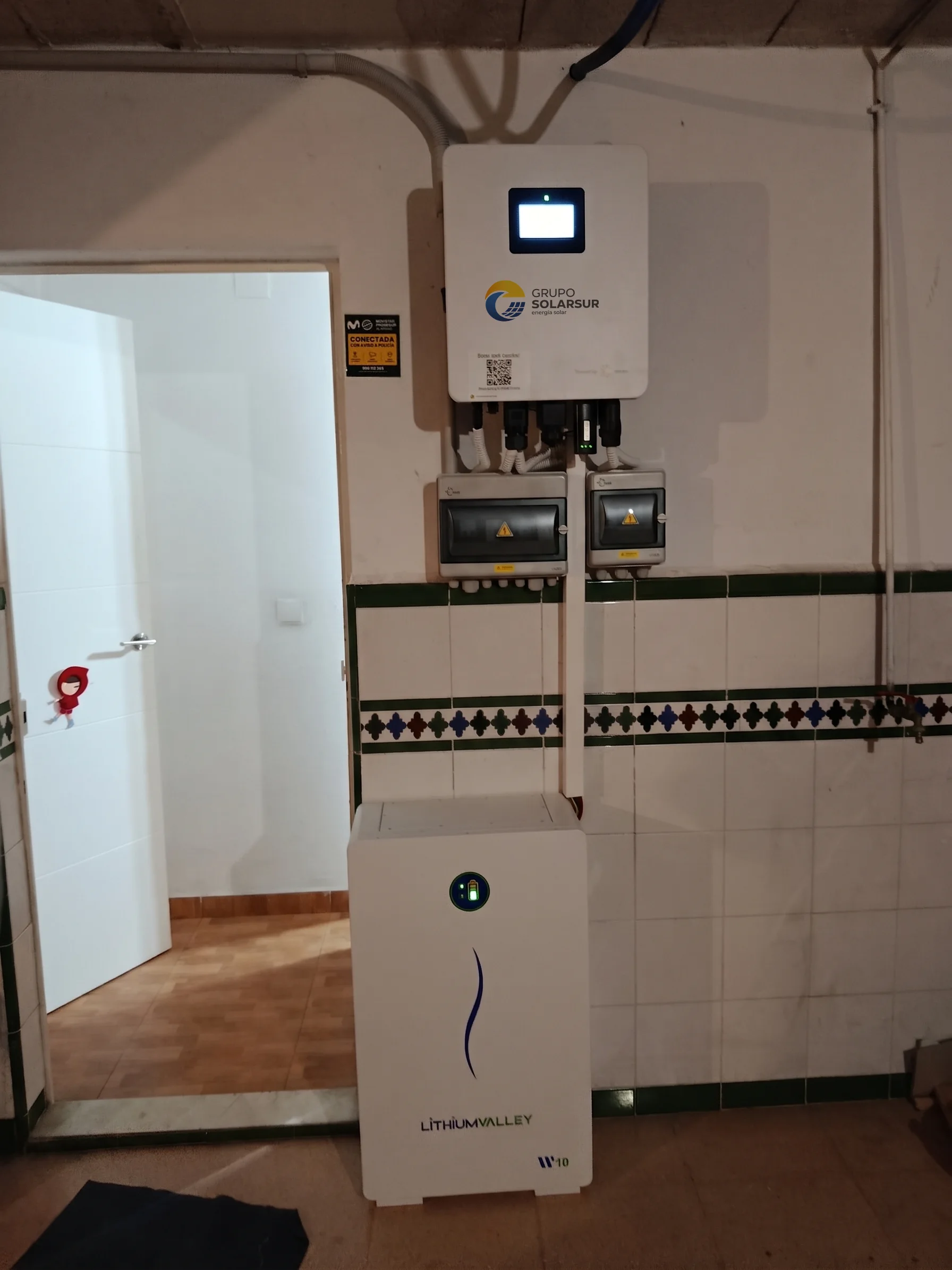 Sistema de autoconsumo solar con batería en vivienda de Sevilla Este